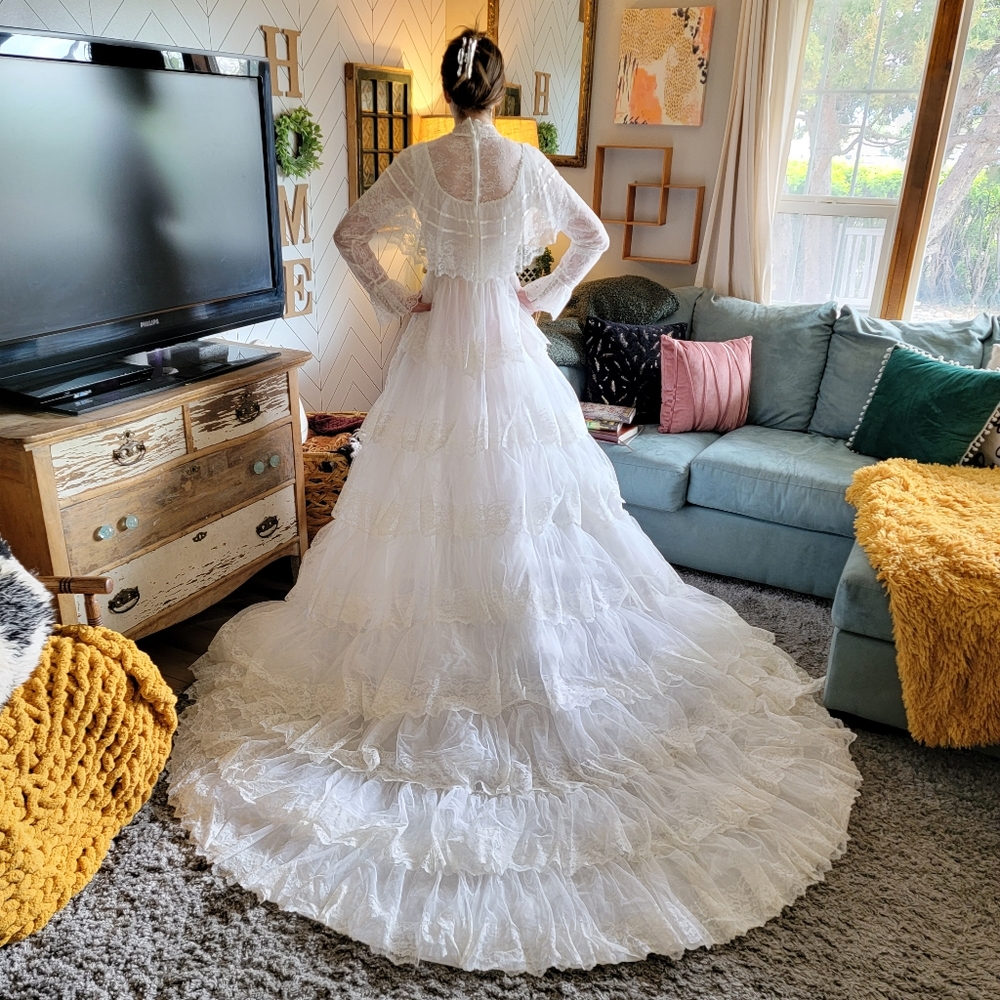 Stunning Vintage Sally Wallace Wedding Gown